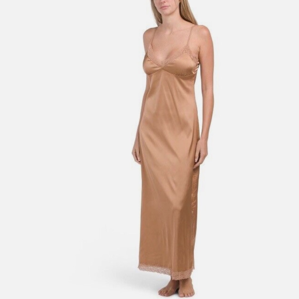 BELLE VERE NOTTE Satin And Lace Gown Tan